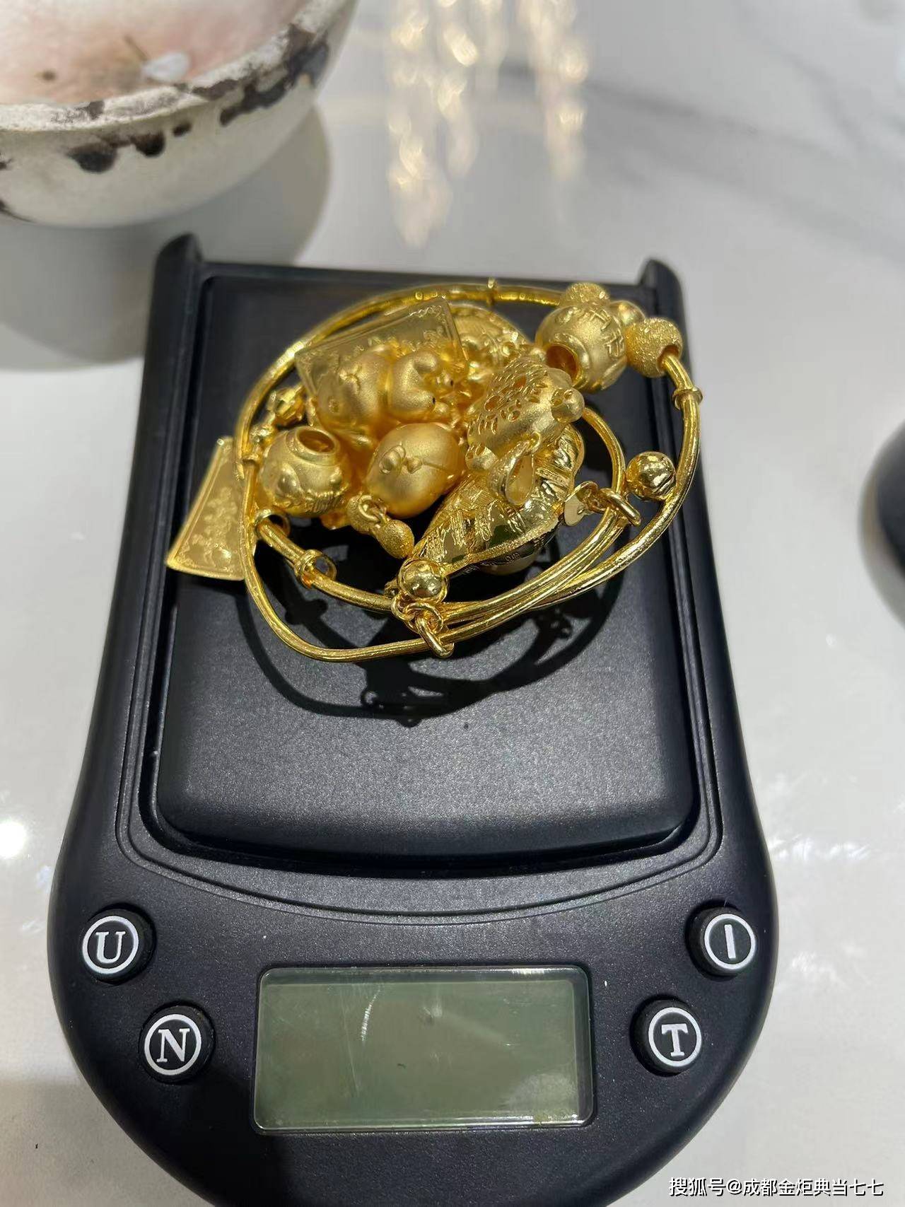 莱州最新24小时上门回收金价方法分析(最方便真实的莱州24小时上门回收黄金方法)